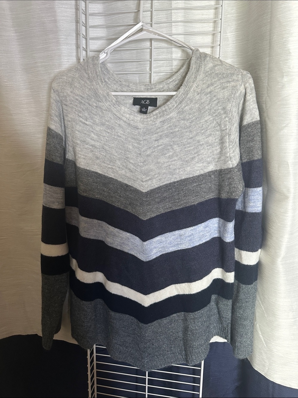 AGB Gray, Navy & White Chevron Stripe Crewneck